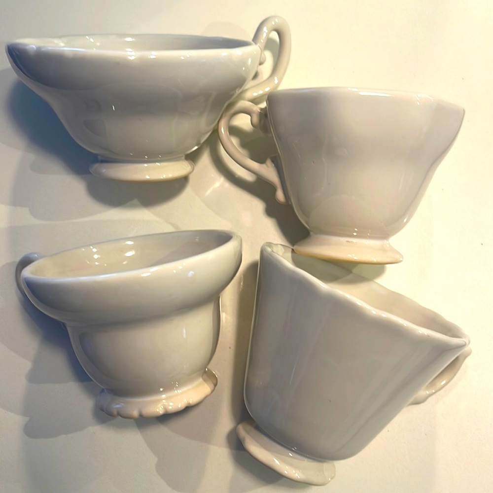 New in box Rosanna white teacups and saucer set